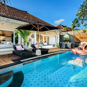 Bloom 4 - 2 King Bedrooms , Sleep 4 Pax, Private Pool, Seminyak (Bali)